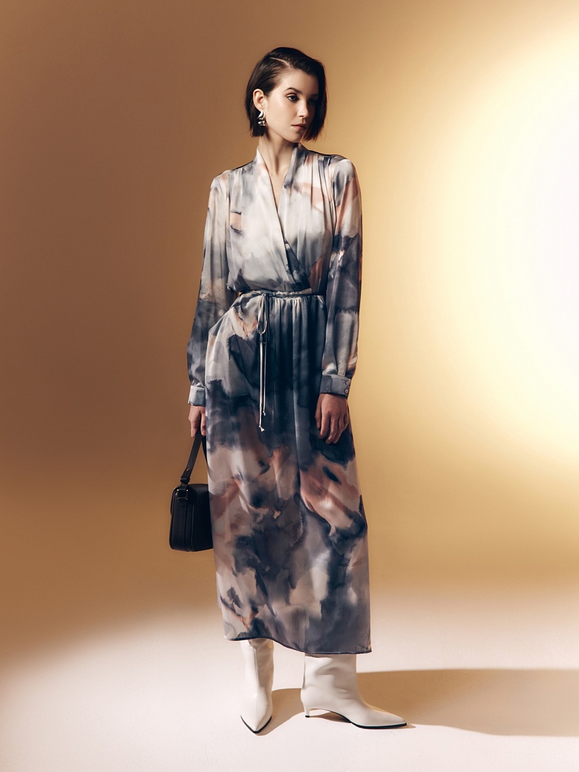 ПЛАТЬЕ POMPA свободное макси из атласа с V-образным вырезом и кулиской